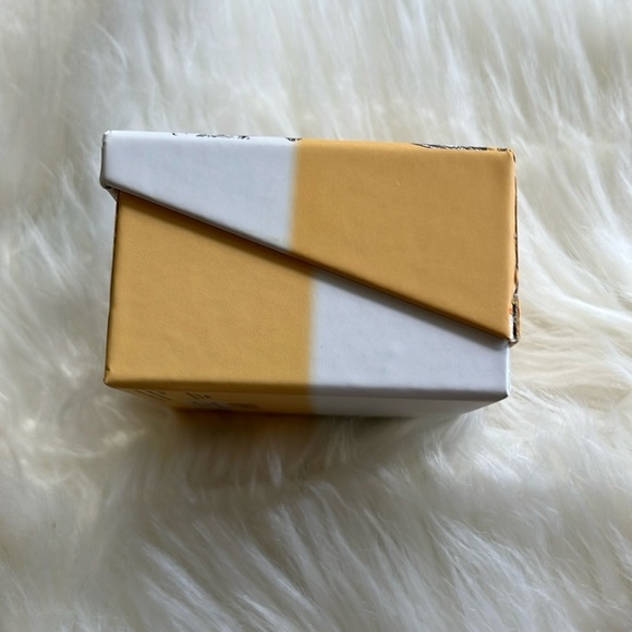 🆕 Winnie the Poo and Piglet “Best Friends” Heart Pendant Necklace Silver… - Picture 8 of 12